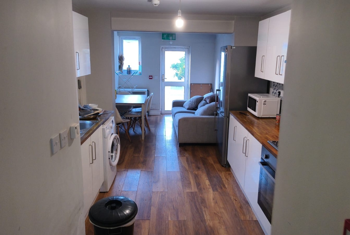 A 119 Whyteville Road, Forest Gate, London