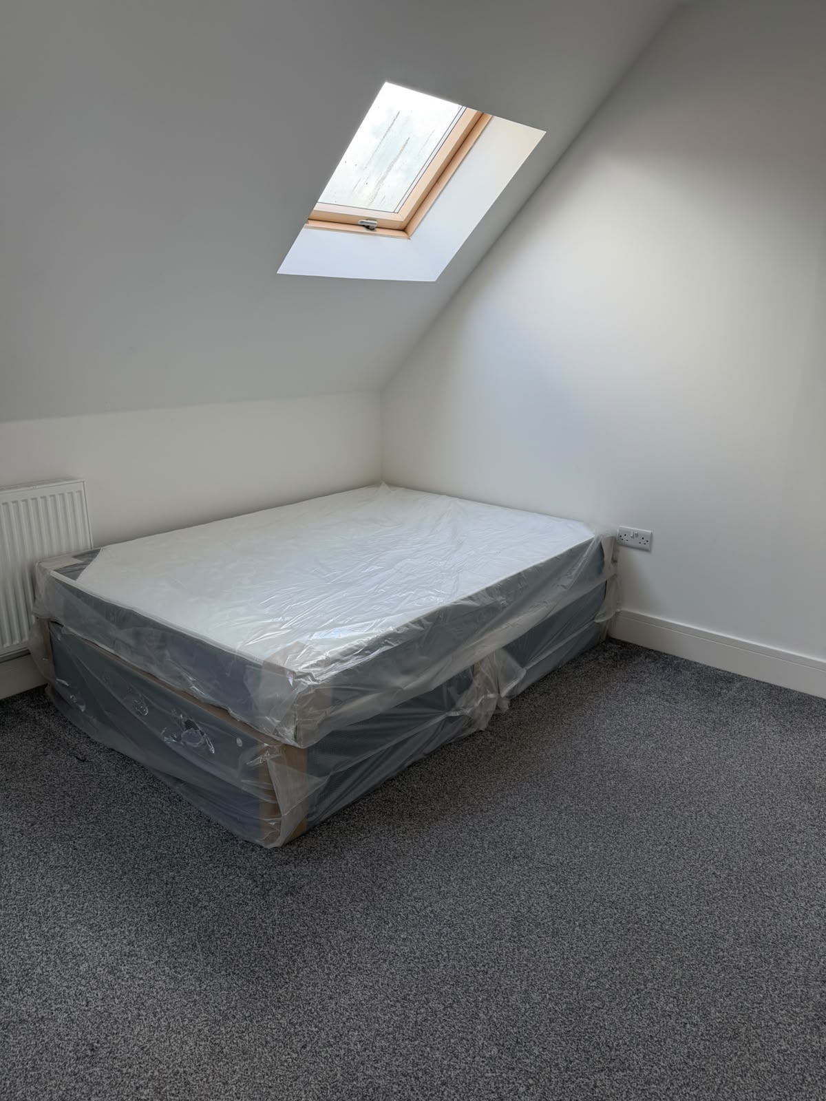 E 13 Brookhill Close