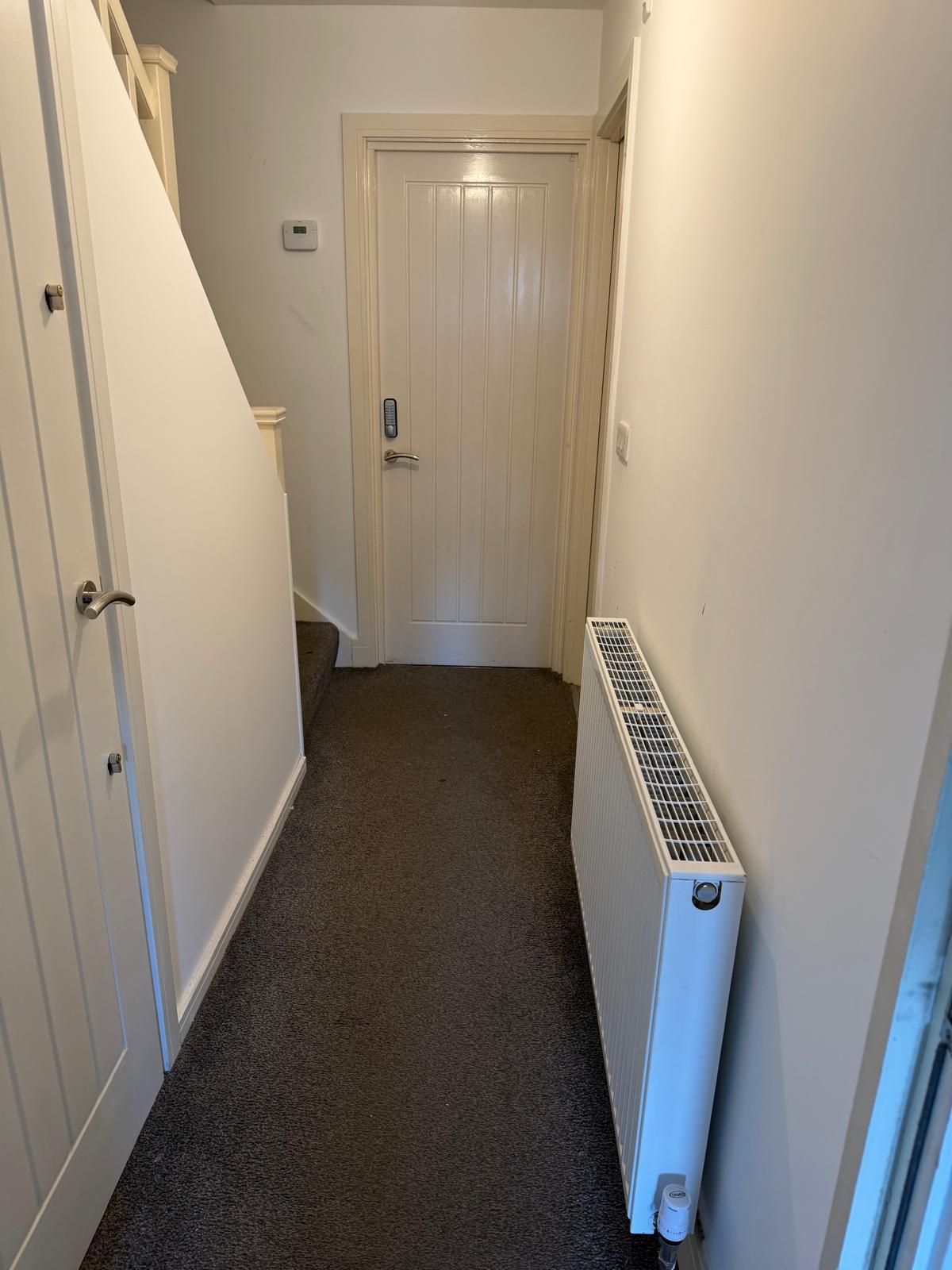 E 13 Brookhill Close