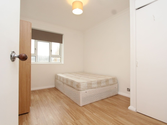 B 11, Marsworth House, Hackney, London